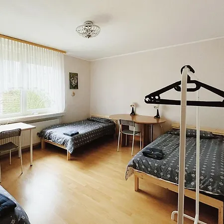 홈스테이 Messezimmer Laatzen 30880 *